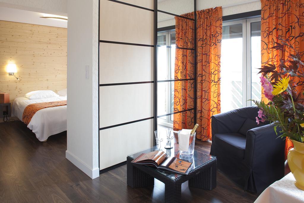 Logis Hotel Clair Matin Le Chambon-sur-Lignon Exterior foto